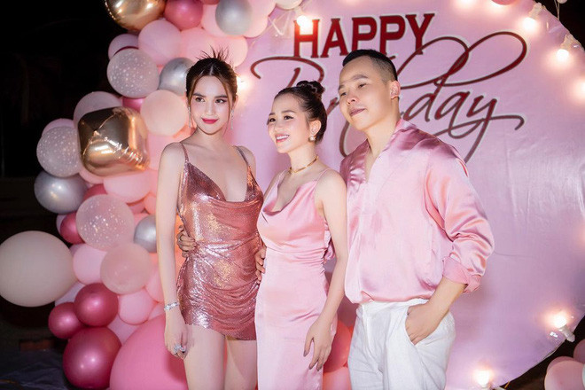 Mới đây, cư dân mạng phát hiện thêm một "chị đại" trong làng rich kid trong danh sách mối quan hệ thân quen của Vũ Khắc Tiệp là bà chủ Hà thành tên Phương Nguyễn.