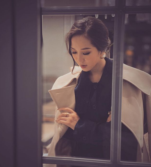 Đặc biệt thần thái chuẩn con nhà giàu của Phương Nguyễn là điều khiến ai nấy cũng đều trầm trồ ghen tị. Ảnh: IGNV