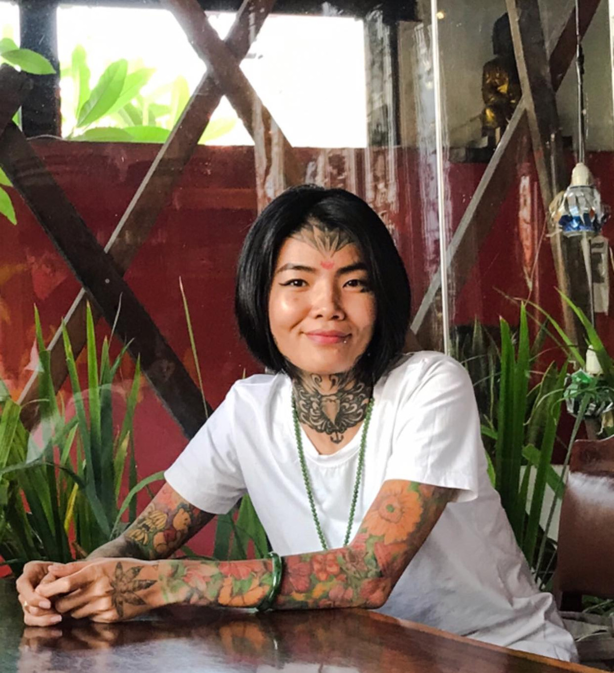 Bên cạnh việc đào tạo học trò, Mai Phạm và chồng còn quay video về xăm, trò chuyện về xăm, tổ chức các buổi từ thiện để thay đổi cái nhìn về người có xăm,...Ảnh: Tổng hợp