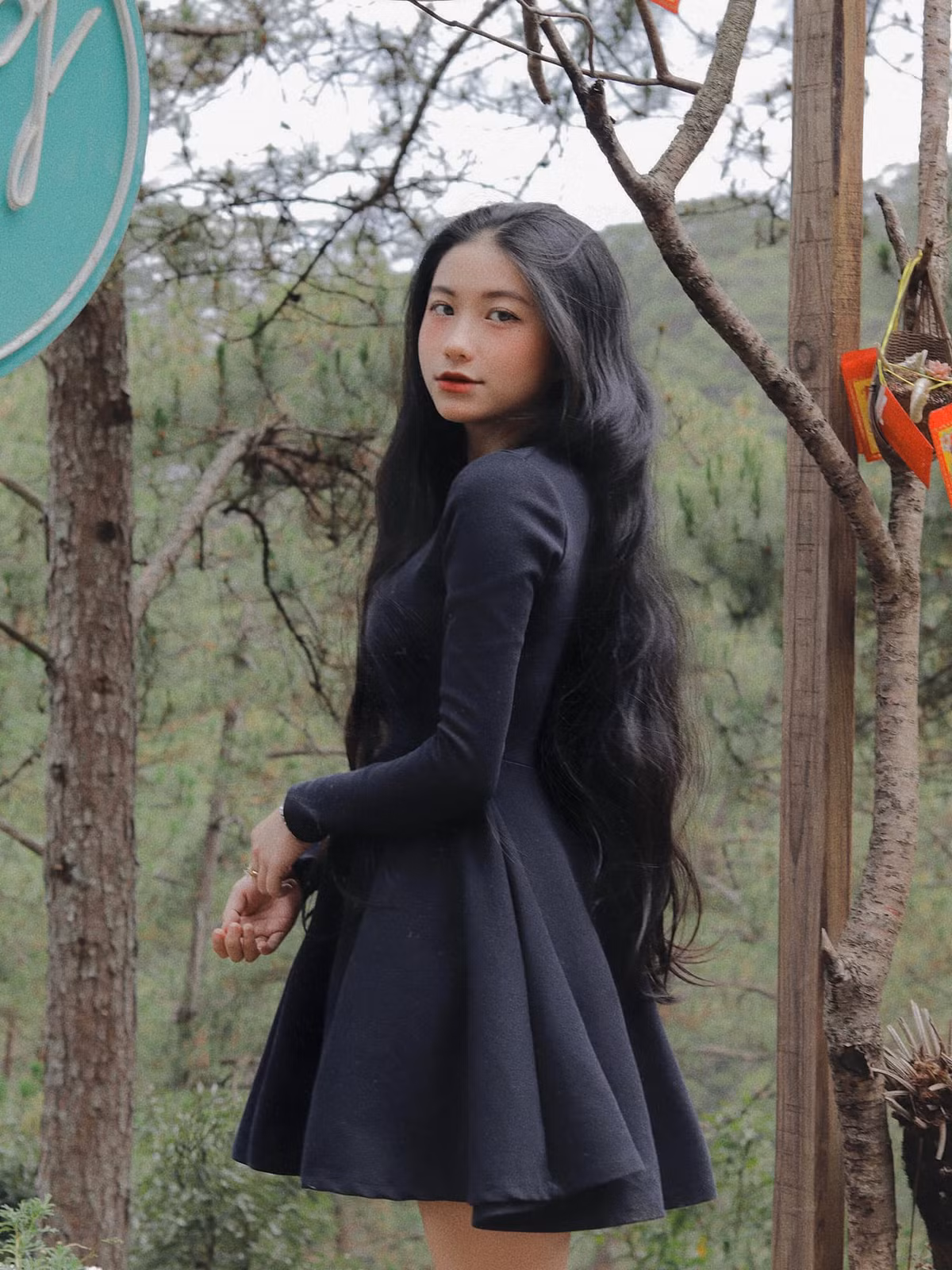 Luôn quan niệm là con gái phải luôn xinh đẹp, từ khi bước chân vào cấp 3 và được mặc áo dài trắng, Kim Anh bắt đầu quyết tâm "lột xác" để trở thành phiên bản hoàn hảo hơn.