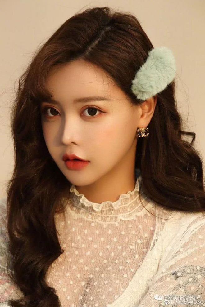 Ngoài sở hữu vẻ ngoài xinh đẹp, Hàn An Nhiễm còn có người chồng điển trai từng khiến cả cõi mạng phải ghen tị.