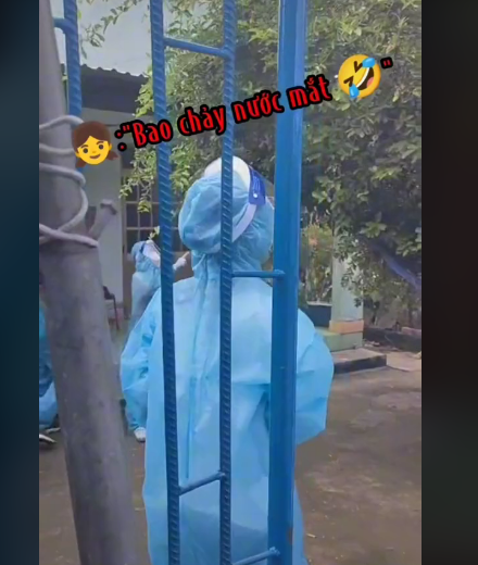 Chỉ sau vài giờ đăng tải, khoảnh khắc hài hước này đã nhanh chóng thu hút được hàng ngàn lượt tương tác vì quá đỗi đáng yêu.