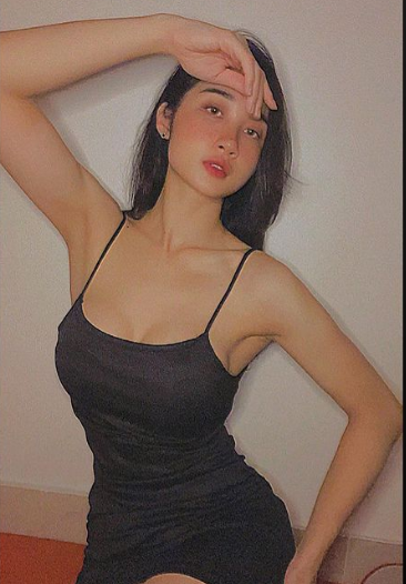 Dưới phần bình luận, không ít người dành lời khen ngợi cho sắc vóc "gái một con" đẹp mặn mà của nữ giáo viên xinh đẹp Phương Thảo.