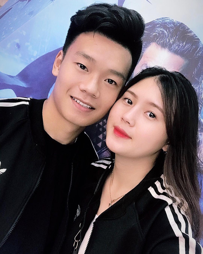 Bạn gái Thành Chung sở hữu nhan sắc xinh như mộng. Cô nàng có gương mặt xinh đẹp khả ái và vóc dáng gợi cảm.