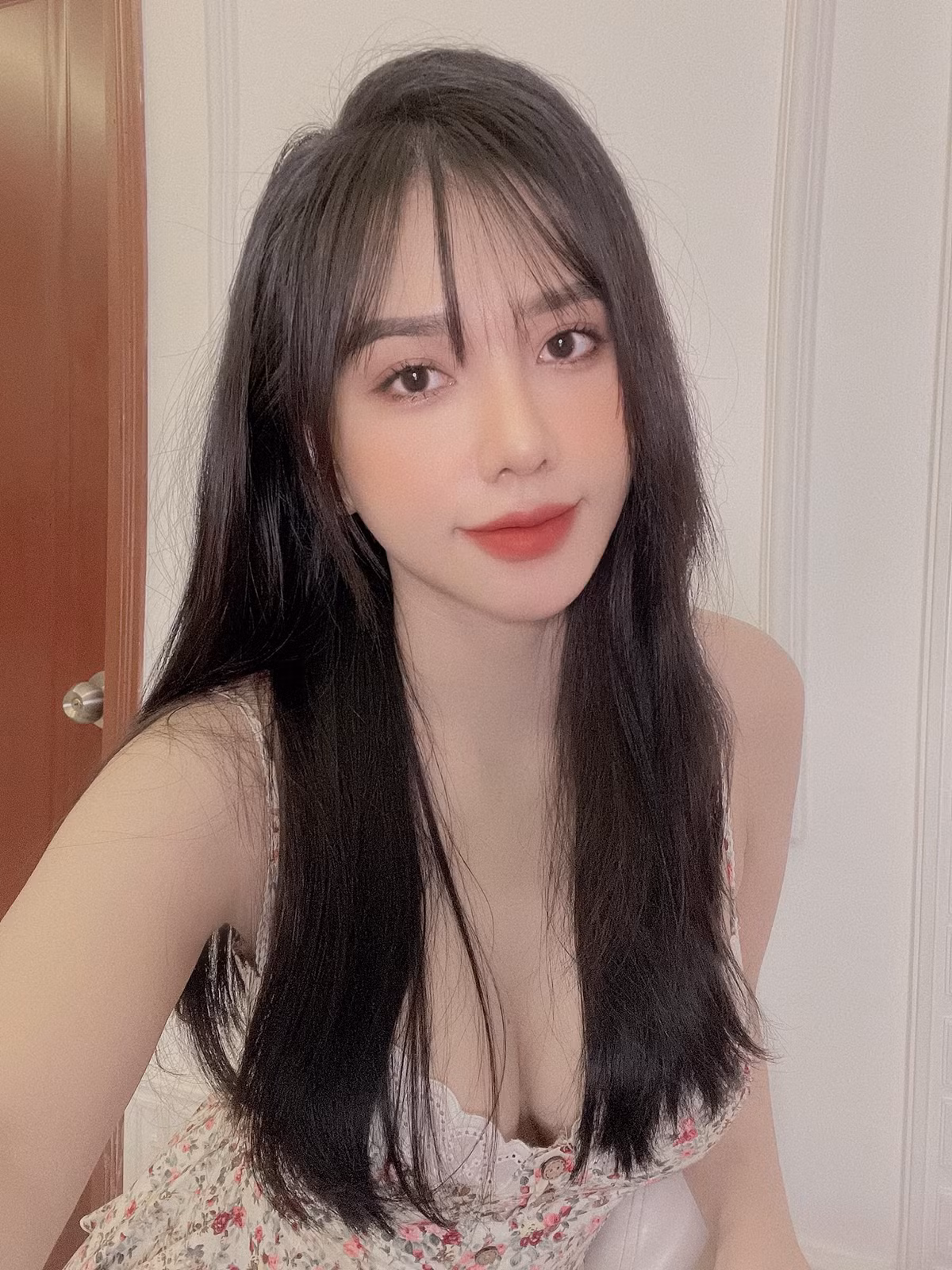 Bên cạnh gương mặt thanh tú, nàng WAG này còn sở hữu thân hình cực nóng bỏng.