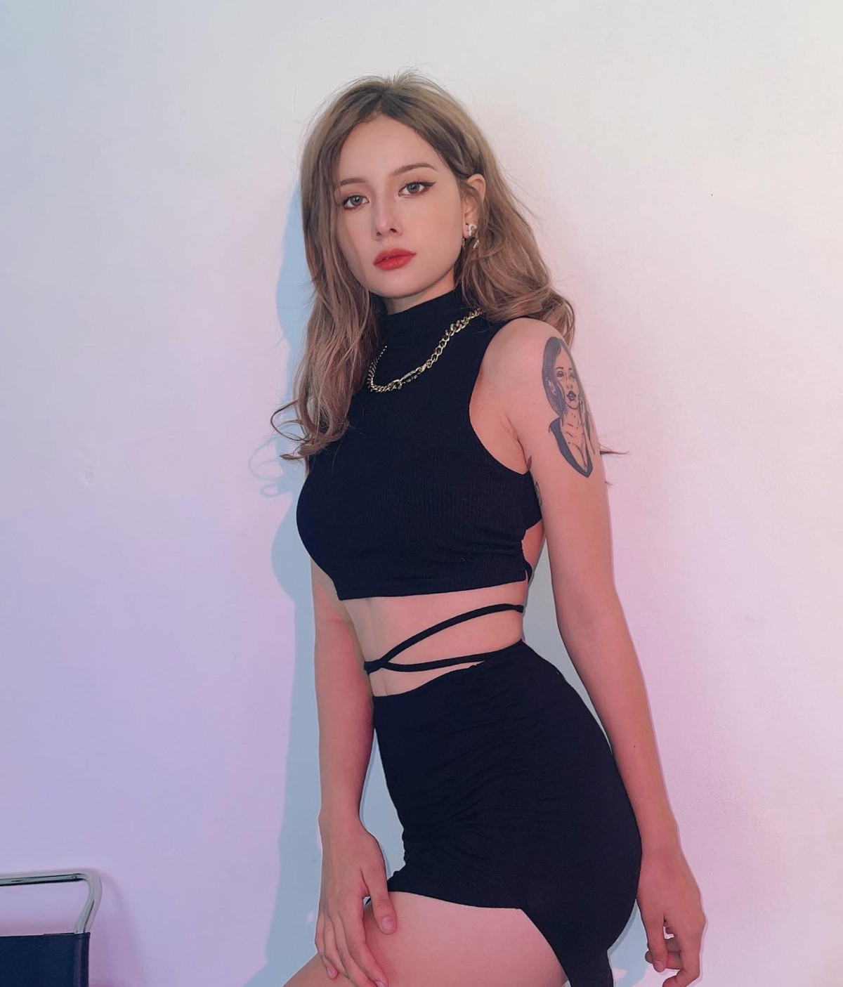 Tuy nhiên sau khi được biết đến nhiều hơn, hot girl lai Tây theo đuổi phong cách đường phố, hip hop đến tận bây giờ.