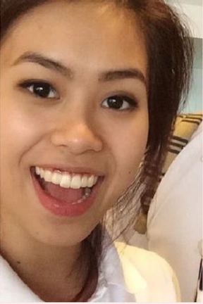 Mặc dù chỉ diện đồng phục với gương mặt mộc, Tiên Nguyễn vẫn dư sức toả sáng với thần thái chuẩn con nhà giàu của mình.