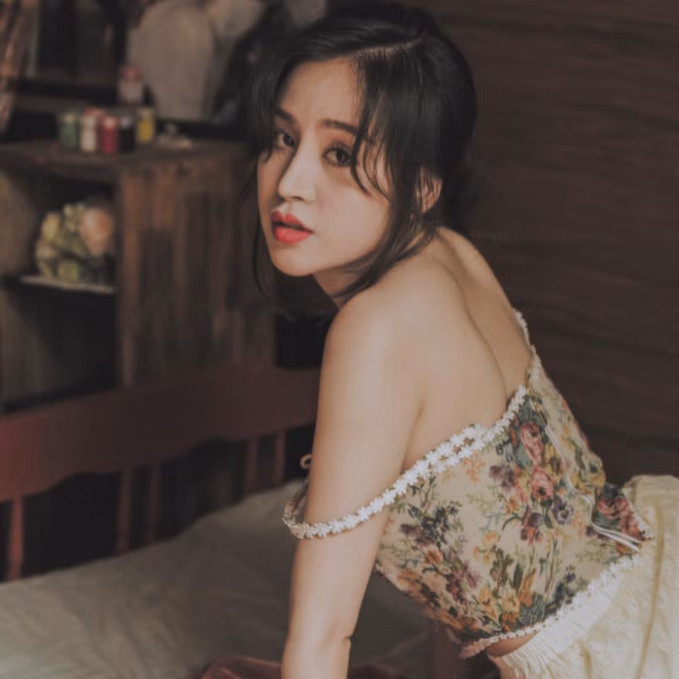 Bên cạnh đó nhiều người cũng khuyên Bà Tưng nên mặc kệ, bỏ ngoài tai những bình luận ác ý này.