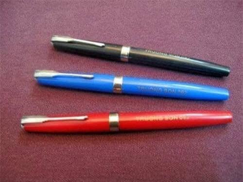 Chiếc bút kim "thần thánh", mỗi ngày đều lem mực ra tay.