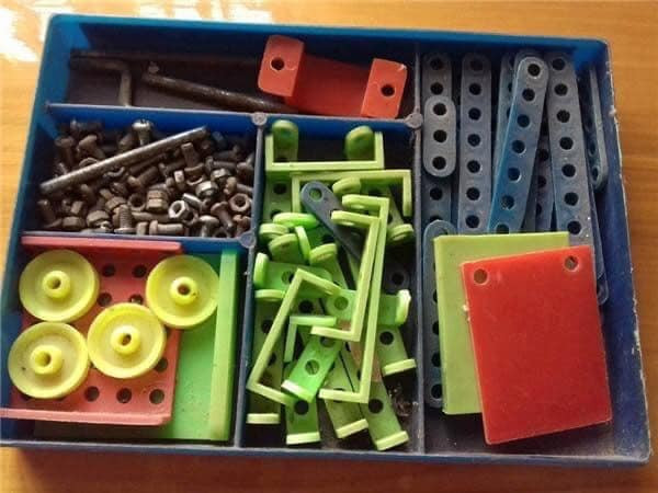 Bộ lắp ghép học kỹ thuật lớp 5 ai còn nhớ không?