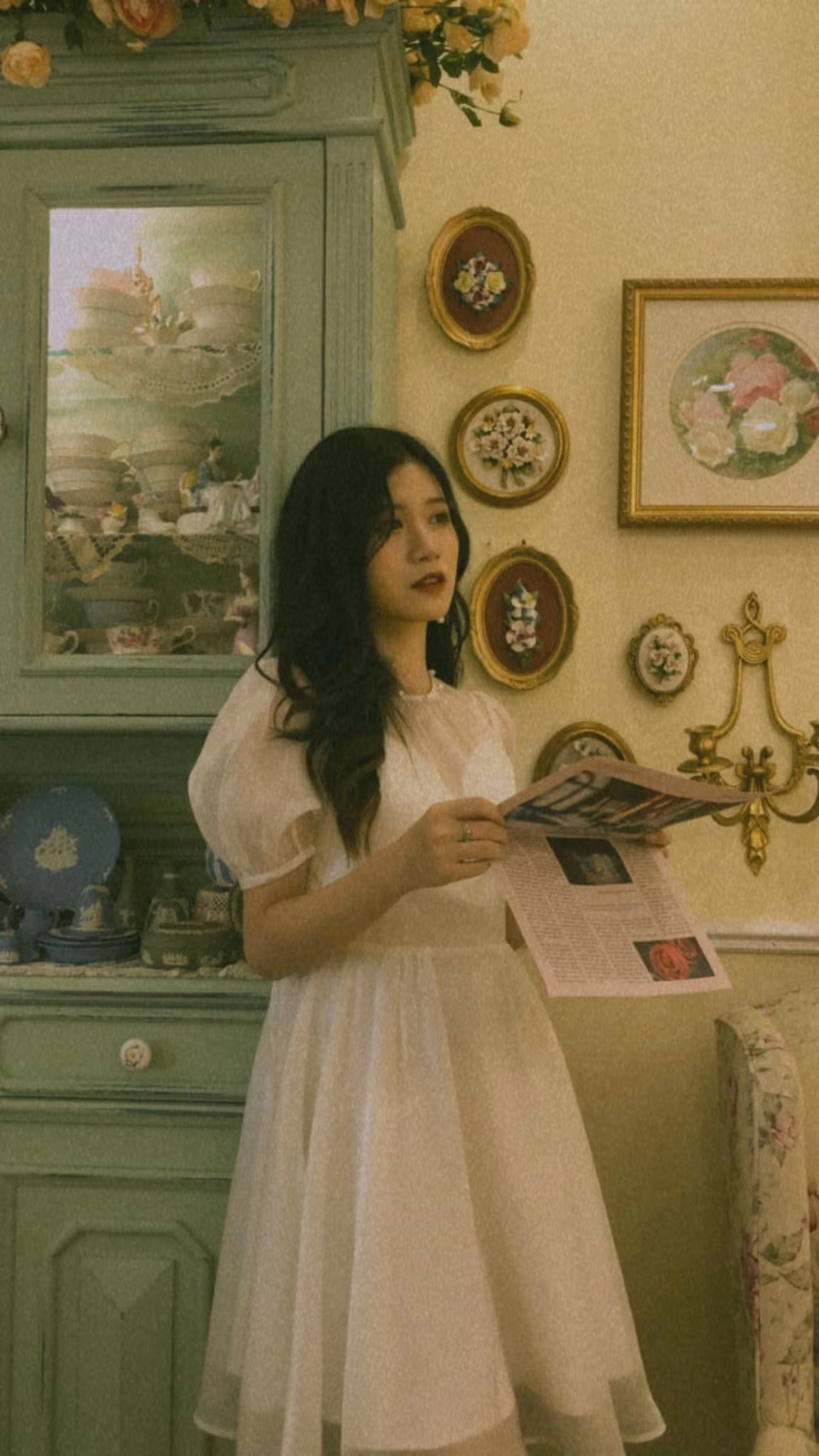 Lâm Khánh Chi hiện đang là sinh viên năm cuối chuyên ngành Kiểm toán CLC tại Đại học Kinh tế Quốc dân. Cô nàng là Á khôi 2 Sinh viên thanh lịch trường Đại học Kinh tế quốc dân 2019.