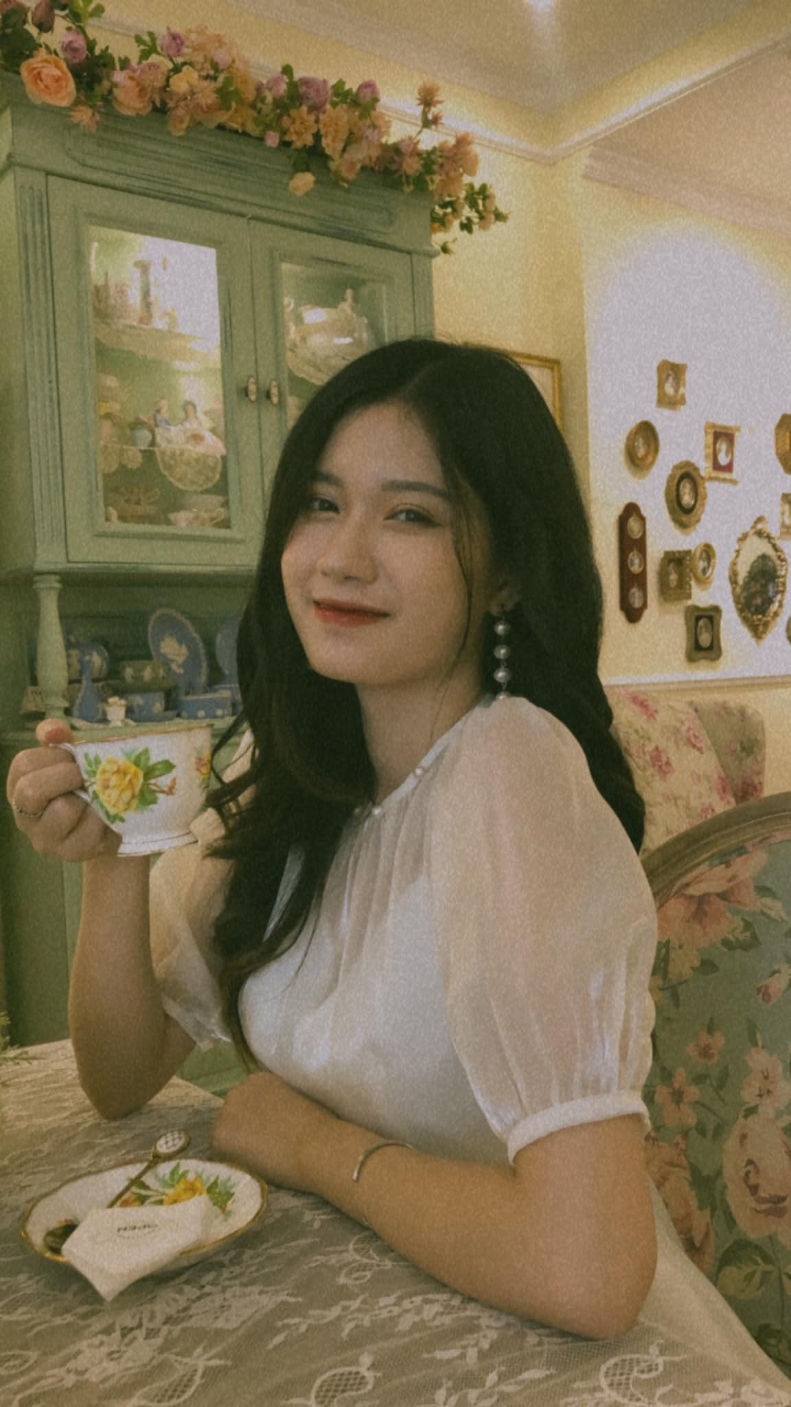 Được biết, gái xinh này từng giành học bổng Khuyến khích học tập của trường, hiện tại điểm GPA tích lũy của Chi là 3.6/4.