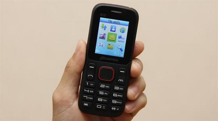 Nhớ lại kỉ niệm tuổi thơ, lũ trẻ hồi ấy, toàn phải lén lút dùng trộm điện thoại, nếu bị bố mẹ bắt được là ăn đòn như chơi.