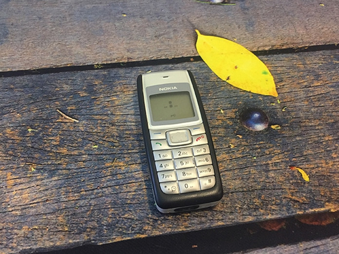 Đối với thế hệ 8X, 9X ngày xưa, điện thoại "cục gạch" là một vật vô cùng quý giá, thậm chí có thể coi là xa xỉ, phải có điều kiện lắm mới được bố mẹ sắm cho một cái.