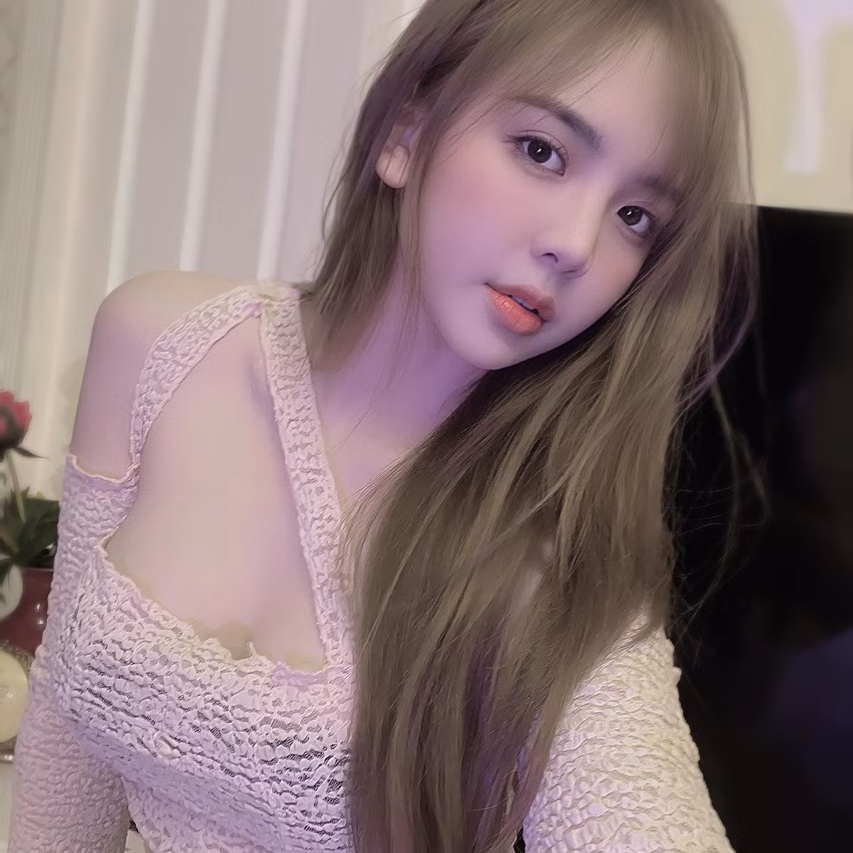 Không còn dáng vẻ gầy gò, thanh mảnh, ngây thơ, đáng yêu như trước đây, Huyền Châu của hiện tại phổng phao thấy rõ.