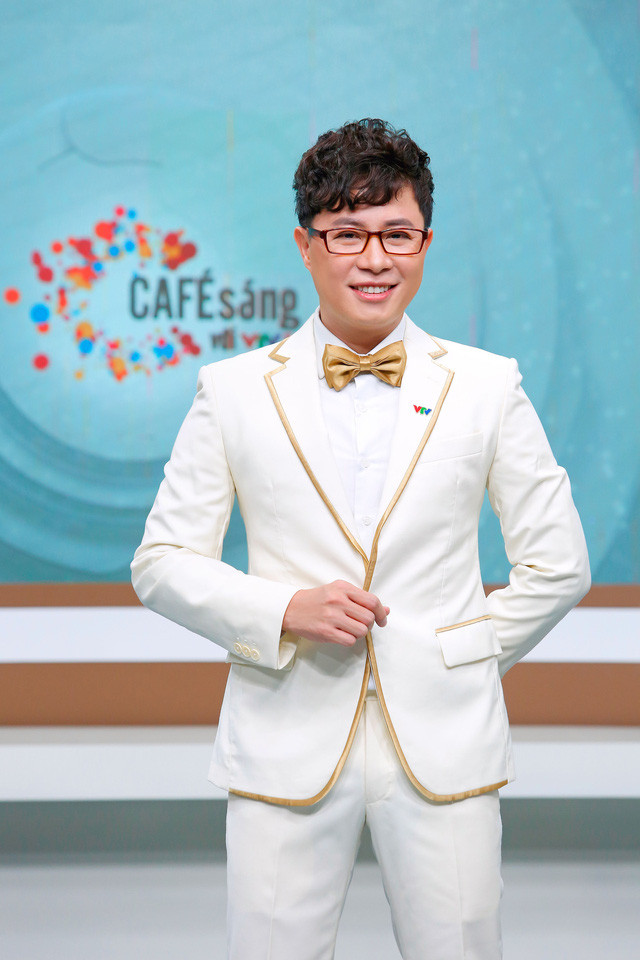 Anh quen mặt với khán giả cả nước nhờ dẫn một loạt chương trình nổi tiếng như: Khoảnh khắc bị đánh cắp, CLB Thơ, Robocon (2004 - 2007), Điểm hẹn âm nhạc, Chắp cánh thương hiệu,...