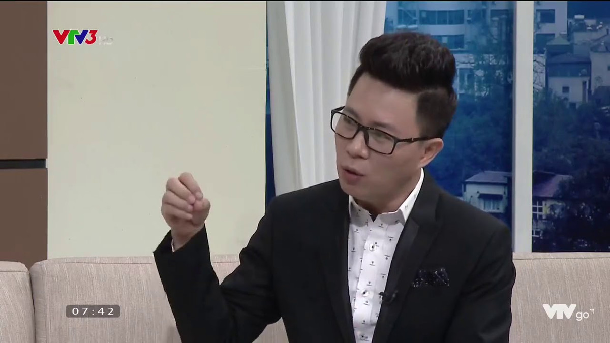 MC Lê Anh còn có trong tay tấm bằng Tiến sĩ Văn hóa - Du lịch và hiện đang là Phó Chủ nhiệm khoa Du lịch học, trường Đại học Khoa học Xã hội và Nhân văn Hà Nội.