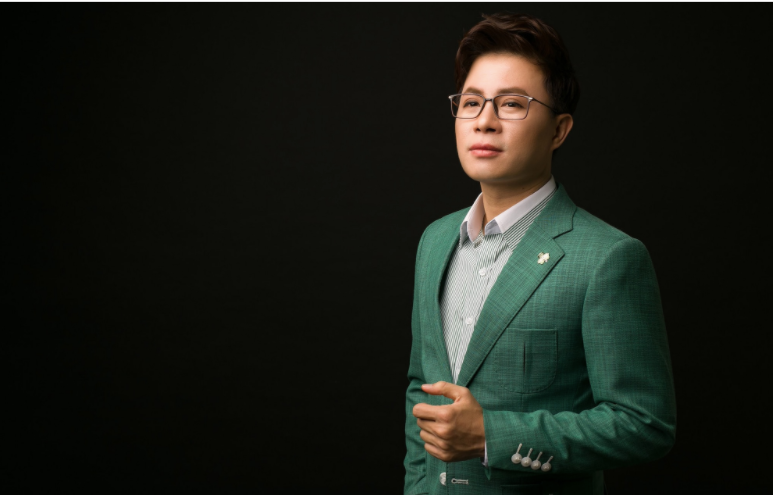 Năm 17 tuổi, MC Trịnh Lê Anh từng nổi tiếng cả nước sau khi đạt danh hiệu Học sinh Thanh lịch toàn thành phố và được nhiều bạn nhỏ hâm mộ, báo chí ngợi khen. Từng có thời Lê Anh nhận được cả trăm lá thư của người hâm mộ cả nước gửi về.