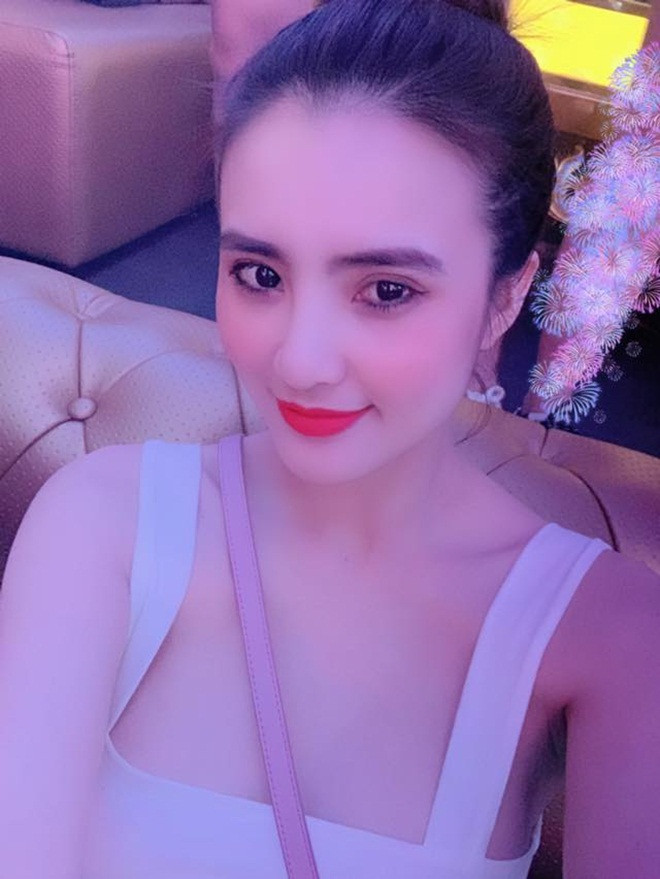 Sau cuộc hôn nhân đổ vỡ, em gái Công Vinh cùng một người bạn thân thành lập nhóm nhạc tại Việt Nam. Tuy nhiên, cả hai không có nhiều dự án gây ấn tượng.