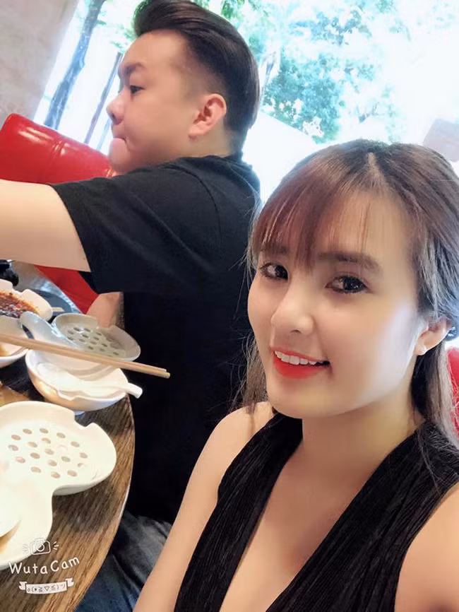 Theo đó, chị vợ đã 2 lần tố cáo đích danh Khánh Chi, chỉ trích cô làm người thứ 3 còn công khai thách thức, khiến Khánh Chi phải "ở ẩn" một thời gian.