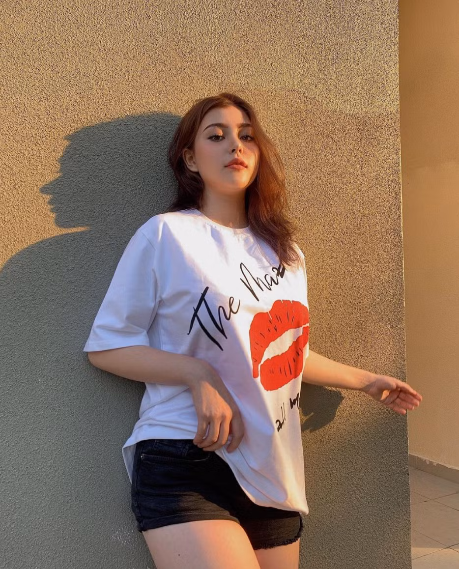 Sau những tin đồn về tình cảm với chàng streamer nổi tiếng ViruSs, Sunna lại càng được các fan làng game để ý nhiều hơn.