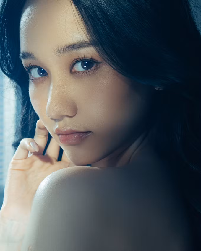 Không còn là nàng thơ nhẹ nhàng của “Mắt biếc”, hình tượng của Trúc Anh ở phim mới đã quyến rũ và táo bạo hơn.