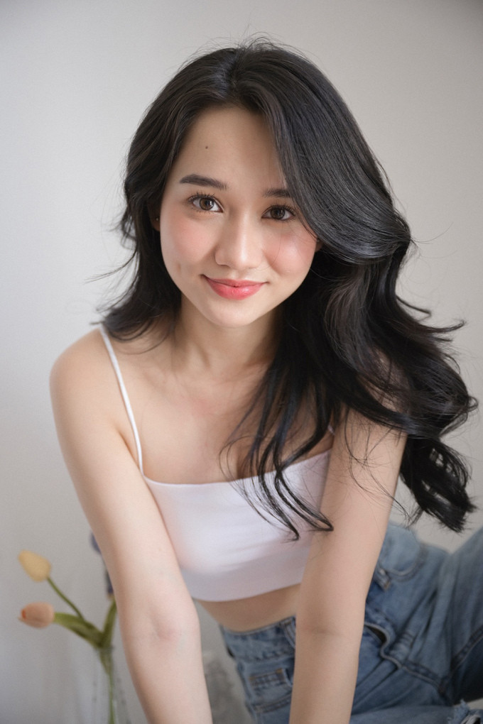 Nổi tiếng khá lâu, hot girl Trúc Anh hiện tại đang dần chuyển hướng sang phong cách gợi cảm hơn, tuy nhiên không hề hở bạo.