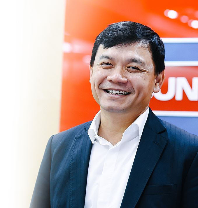 Cách đây không lâu, Shark Phú từng lao đao vì câu nói bị cho là hạ thấp giá trị, phủ nhận tài năng của người phụ nữ: "Anh chỉ mải nhìn em nên chẳng thấy gì ở chiếc xe cả" trong tập 2 Shark Tank mùa 4.