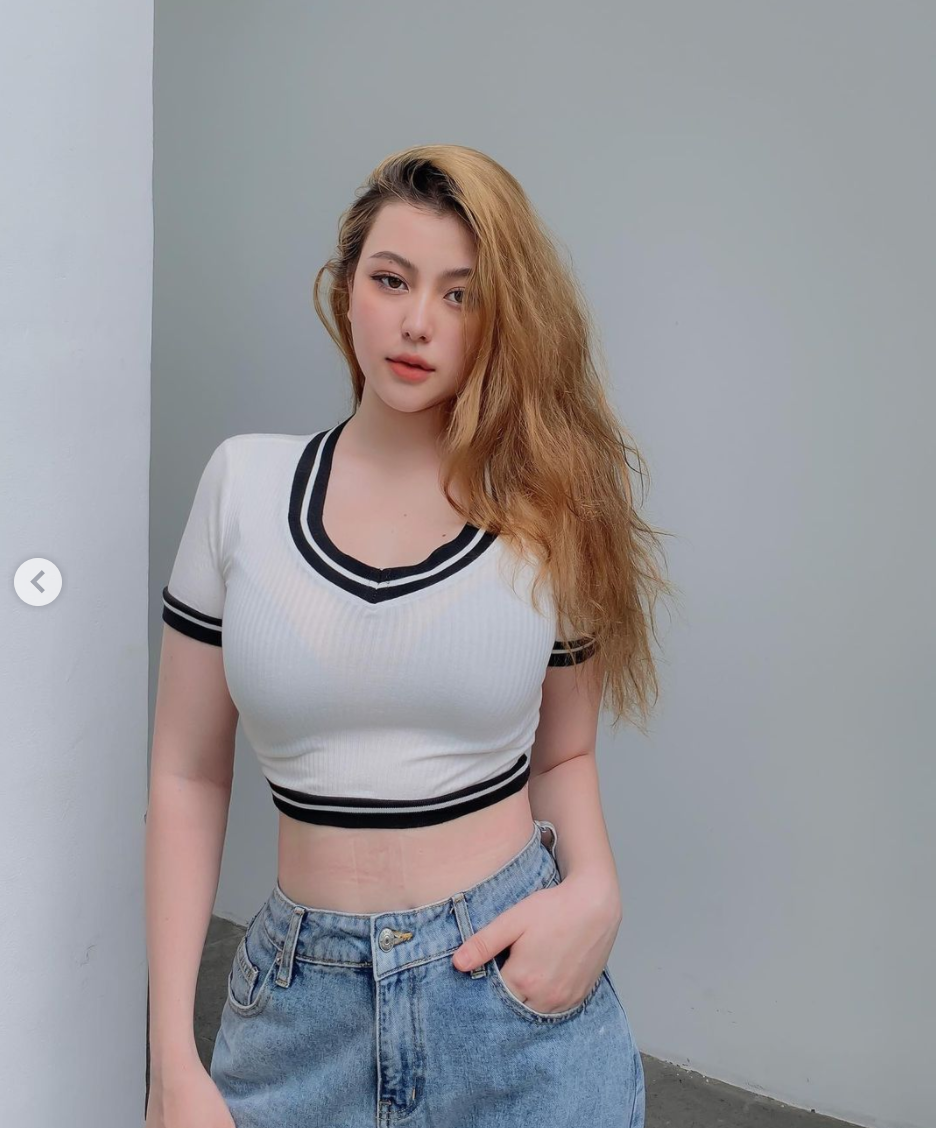 Nhật Anh ngày càng gợi cảm và táo bạo hơn khi bước sang tuổi 19.