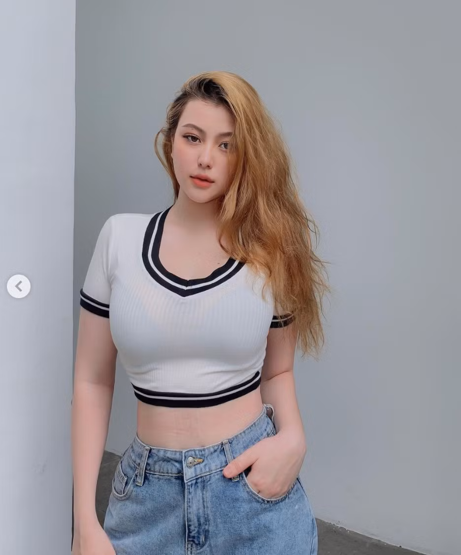 Nhật Anh ngày càng gợi cảm và táo bạo hơn khi bước sang tuổi 19.