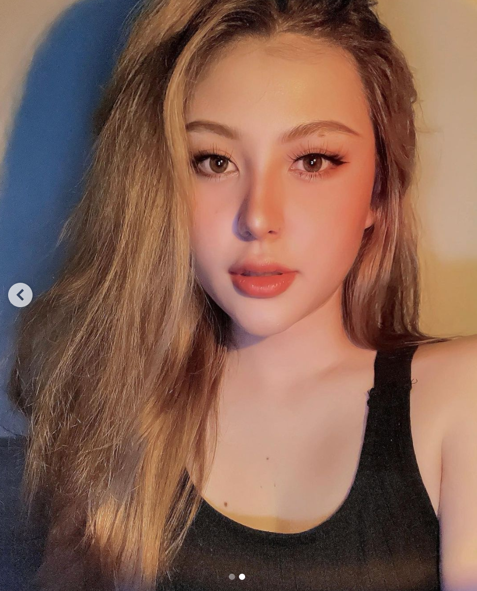 Về việc bị tố là "hot girl tài chính", Nhật Anh cũng đã trải lòng mình. Cô cho biết bản thân đã bị một "hot girl tài chính 4.0" lấy ảnh nhằm mục đích lừa gạt mọi người.