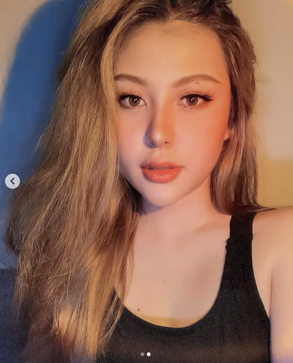 Về việc bị tố là "hot girl tài chính", Nhật Anh cũng đã trải lòng mình. Cô cho biết bản thân đã bị một "hot girl tài chính 4.0" lấy ảnh nhằm mục đích lừa gạt mọi người.