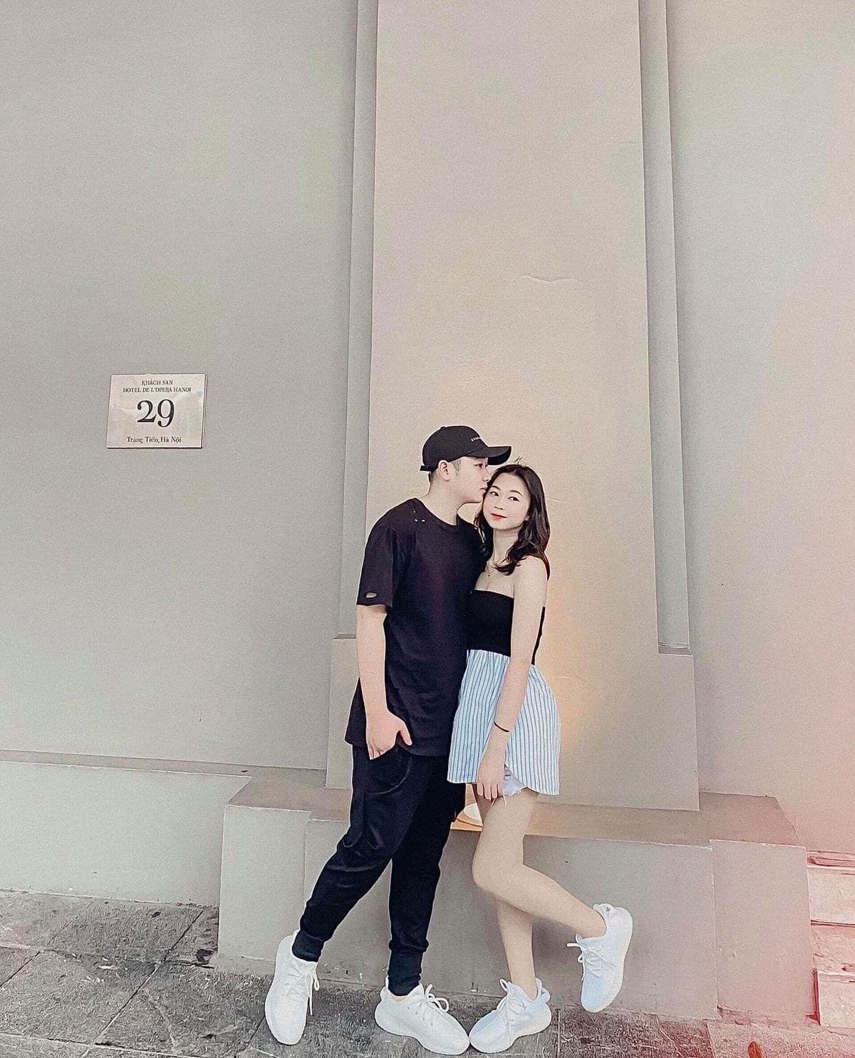 Đang ít tuổi nên việc mang thai lần 2 của Chi Bé khiến không ít người bất ngờ.