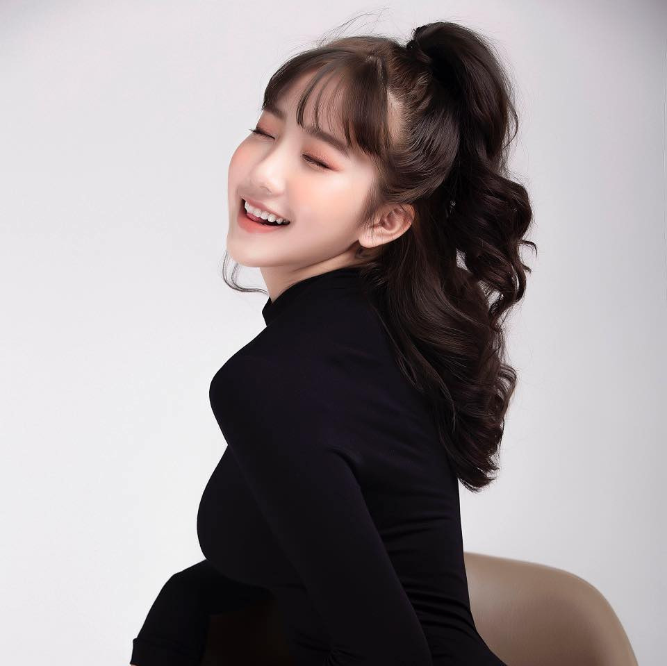 Dù chỉ là một nữ sinh 2k4, nhưng TikToker Lê Thị Khánh Huyền lại có body nóng bỏng với số đo ba vòng lý tưởng. Ảnh: Tổng hợp