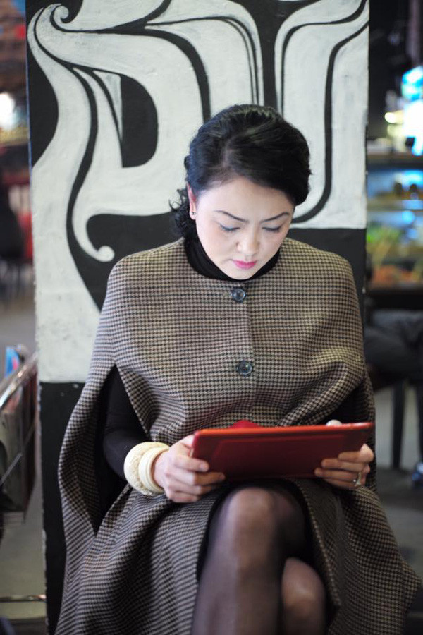 Bức ảnh cô Dương phát biểu trong ngày khai giảng đặc biệt hôm nay đã tạo nhiều cảm xúc đặc biệt.