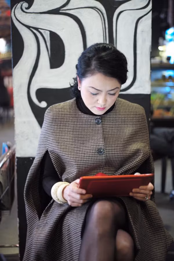 Bức ảnh cô Dương phát biểu trong ngày khai giảng đặc biệt hôm nay đã tạo nhiều cảm xúc đặc biệt.