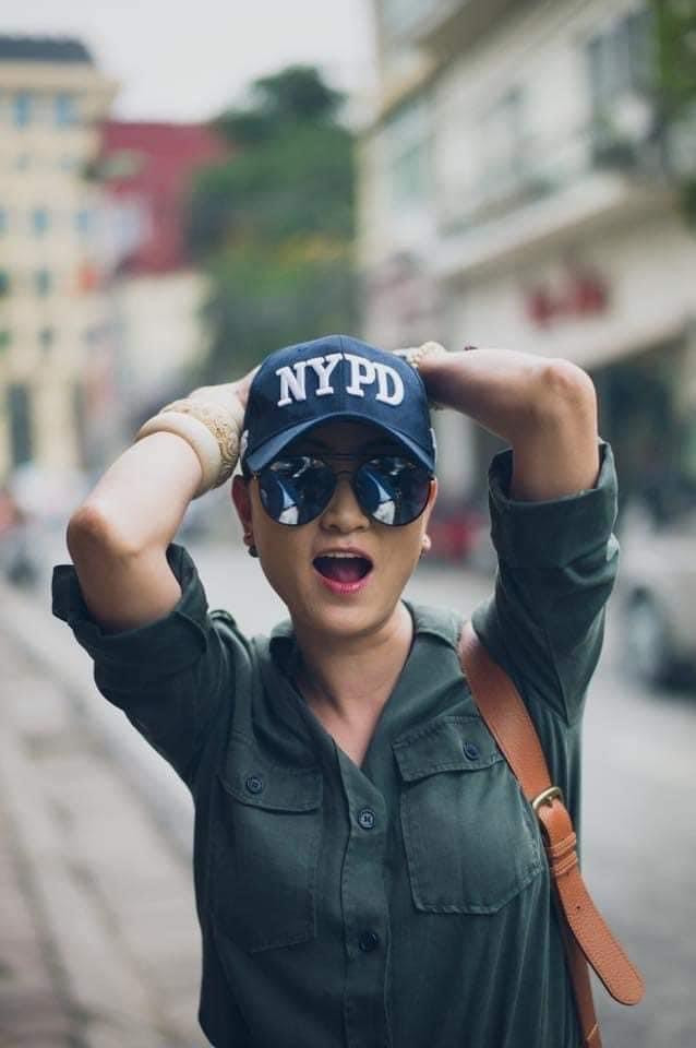 Nối nghiệp cha theo nghề giáo, cô Văn Thuỳ Dương đã có hàng chục năm đứng lớp, đào tạo nhiều lứa học trò trước khi giữ chức vụ Phó Hiệu trưởng tại ngôi trường do cha thành lập.