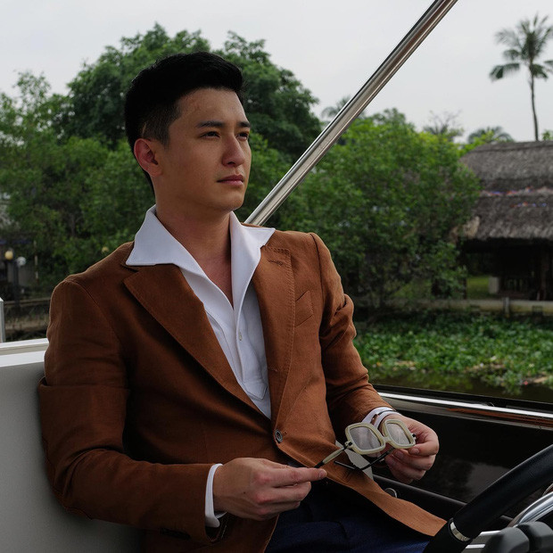 Nhiều người tỏ ý bức xúc trước thái độ của Huỳnh Anh đồng thời cho rằng anh không nên nhắc chuyện cũ, đặc biệt là trong chủ đề khiếm nhã khi đối phương đang có một gia đình hạnh phúc.