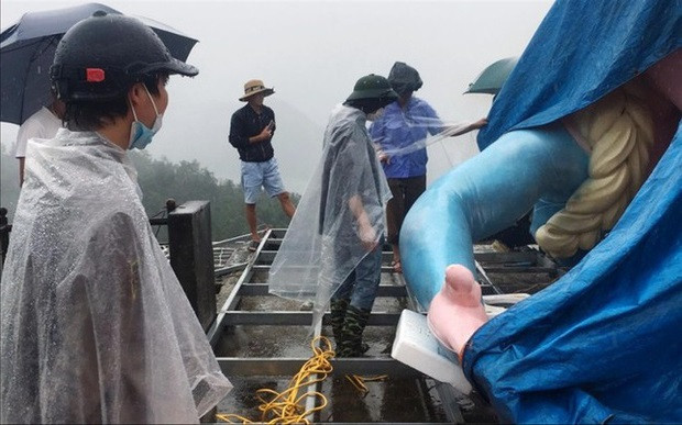 Bức tượng nhân vật Elsa trong phim hoạt hình "Nữ hoàng băng giá" sau khi gây ấn tượng xấu đều đã bị phá bỏ.