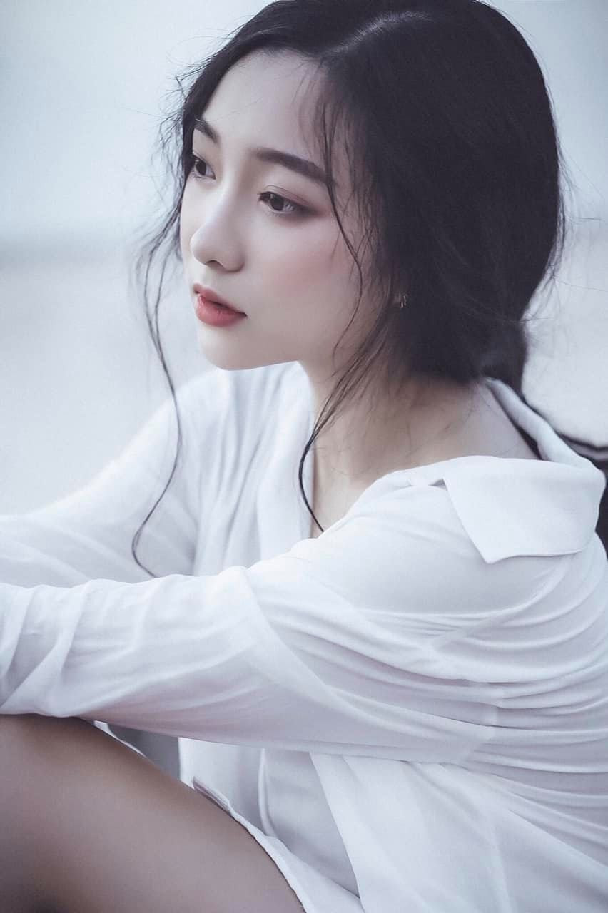 Nhiều cư dân mạng nhận xét gái xinh 9x này có vẻ đẹp hao hao nữ diễn viên Dương Mịch.