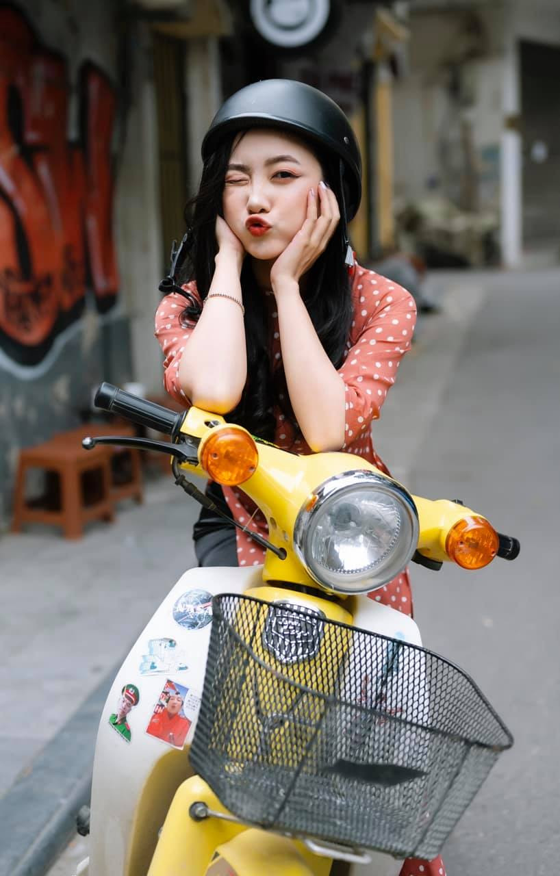 Được biết, cô đã bén duyên với nghề nhiếp ảnh được 3 năm, hiện tại Tiêu Hạ đã trở thành một cái tên không mấy xa lạ của không ít các bạn trẻ yêu thích nghệ thuật.