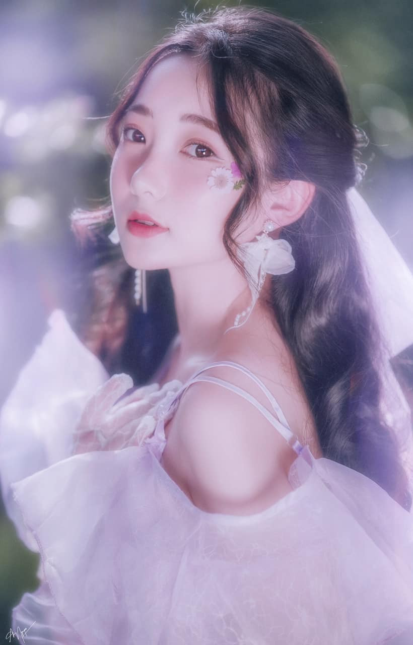 Trang cá nhân của Tiêu Hạ hiện tại đang sở hữu hàng chục ngàn lượt theo dõi. Ảnh: FBNV