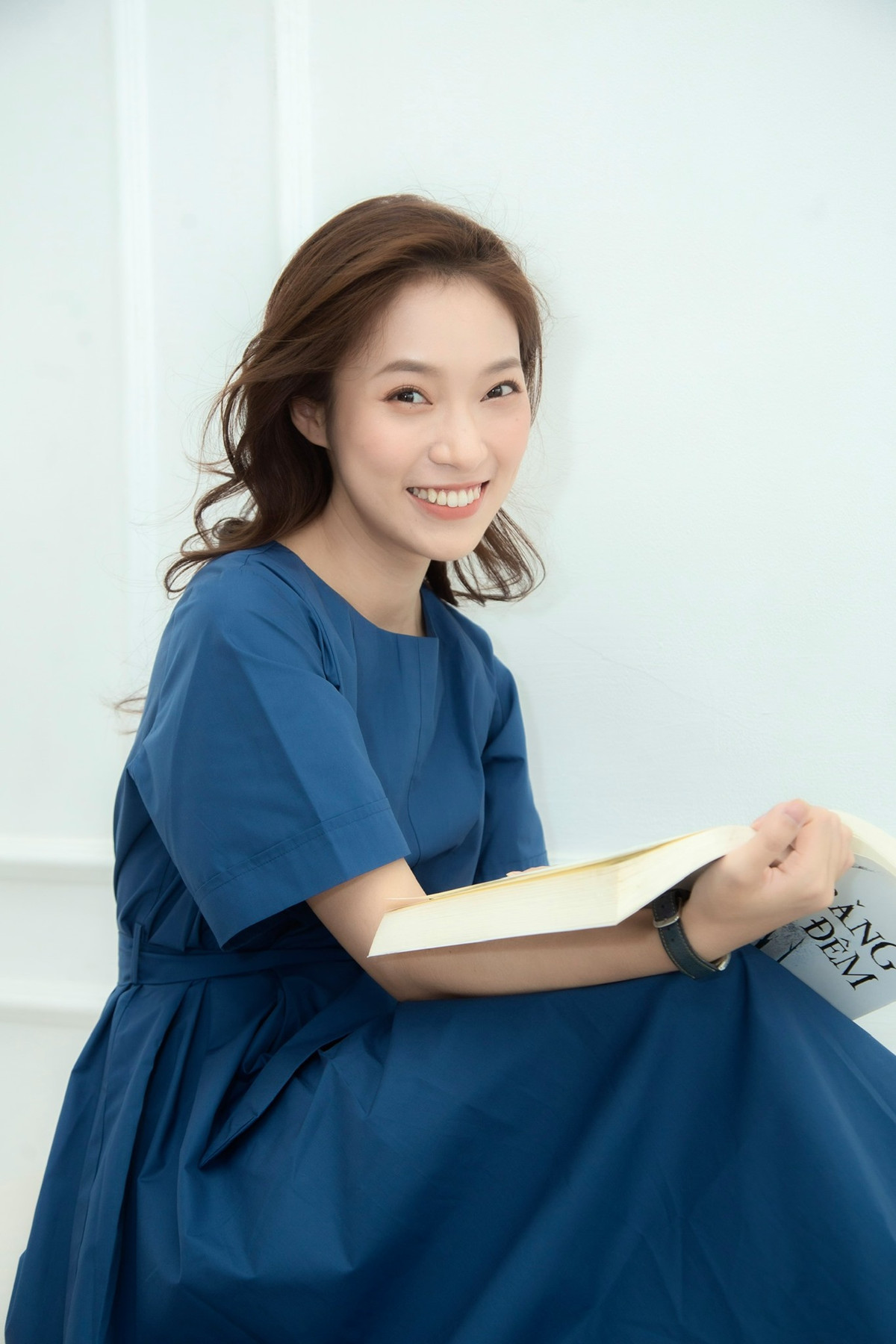 Hiện hot girl Khánh Vy không chỉ là MC của VTV mà còn là một Youtuber, KOL nổi tiếng với giới trẻ.