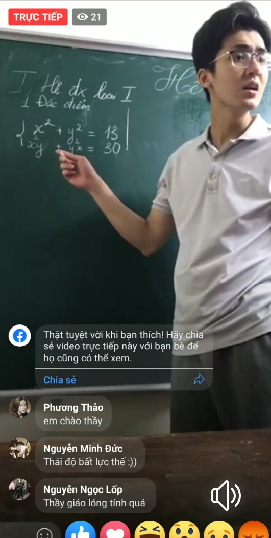 Dành cho hội chị em đang cần một động lực to lớn để hứng thú hơn với việc học online mùa dịch đó là thầy giáo 9X điển trai dạy môn Toán.
