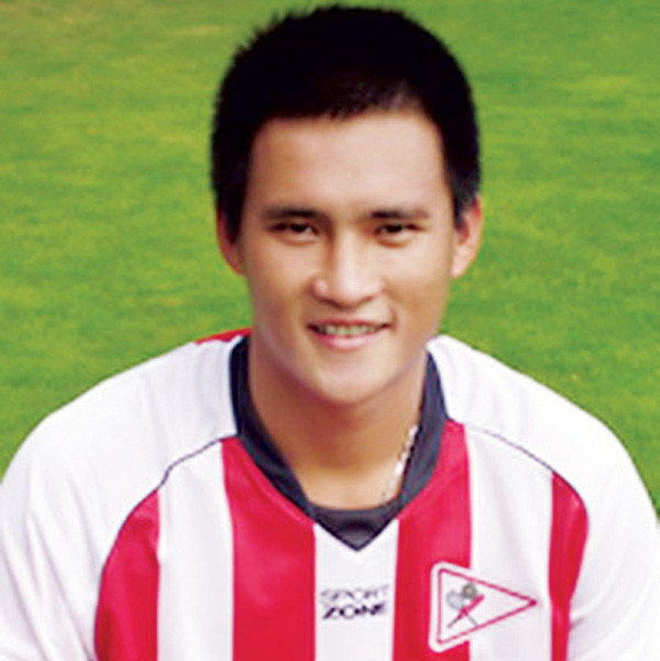 Giai đoạn này, Công Vinh đã ở trên đỉnh cao chói lọi của sự nghiệp và cuộc sống. Đầu năm 2009, người ta thấy Công Vinh thường xuyên xuất hiện cùng cô ca sỹ trẻ của Sài Gòn - Thủy Tiên.