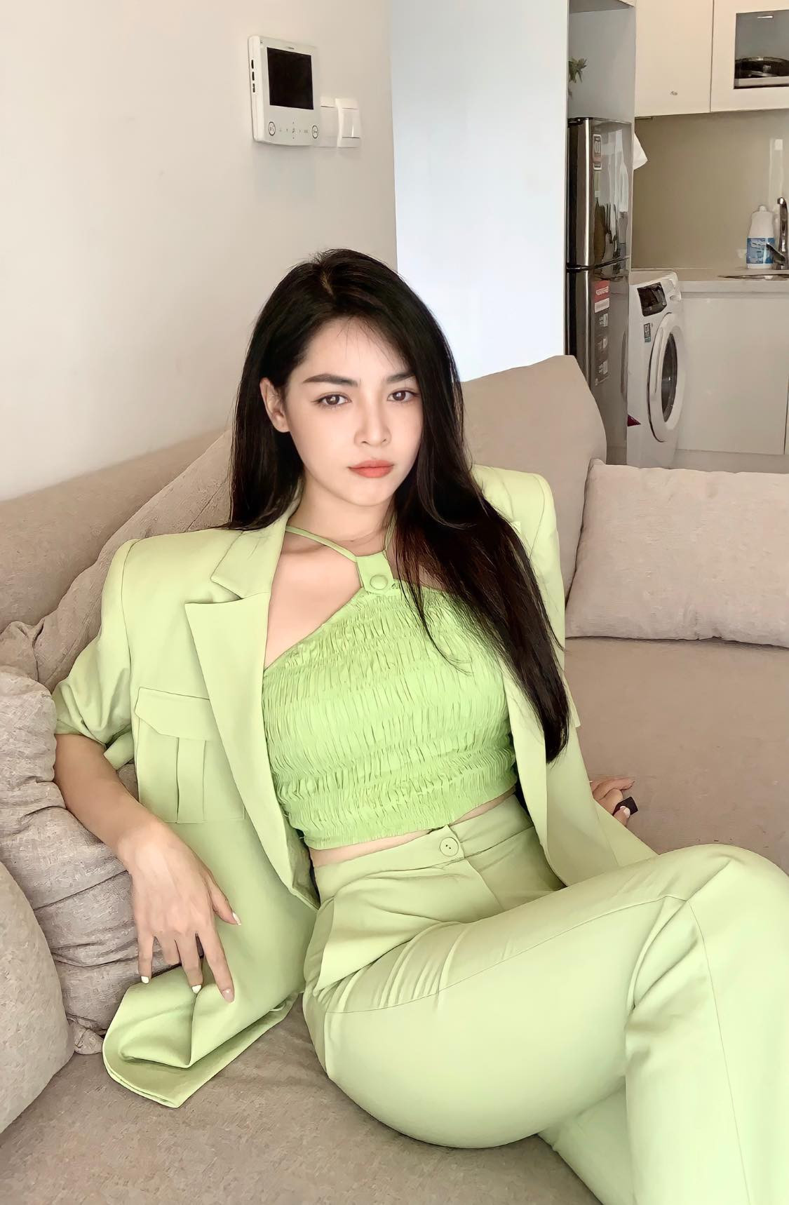 Hot girl Nam Định hài lòng với diện mạo đang có. Bên cạnh đó, cô cũng cố gắng chăm sóc bản thân để duy trì vẻ đẹp ngoại hình.