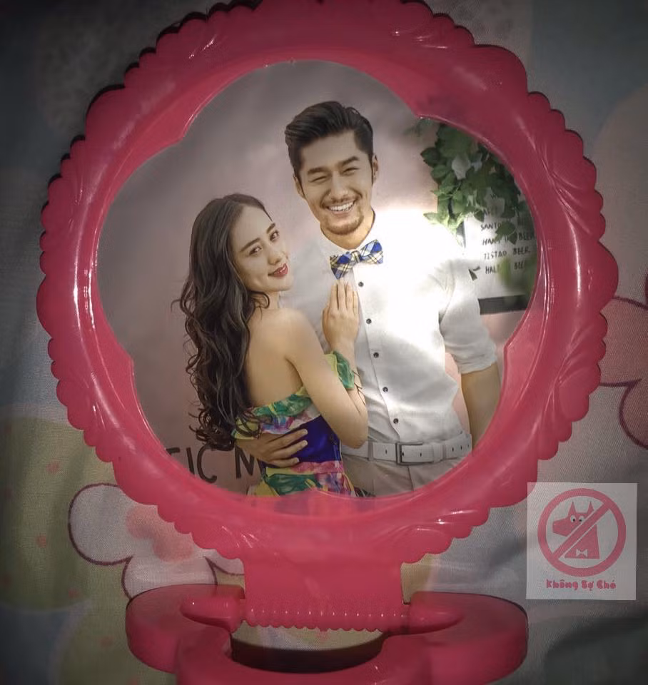 Có lẽ, thế hệ 8X, 9X chưa thể quên được chiếc gương thuộc diện kinh điển này.