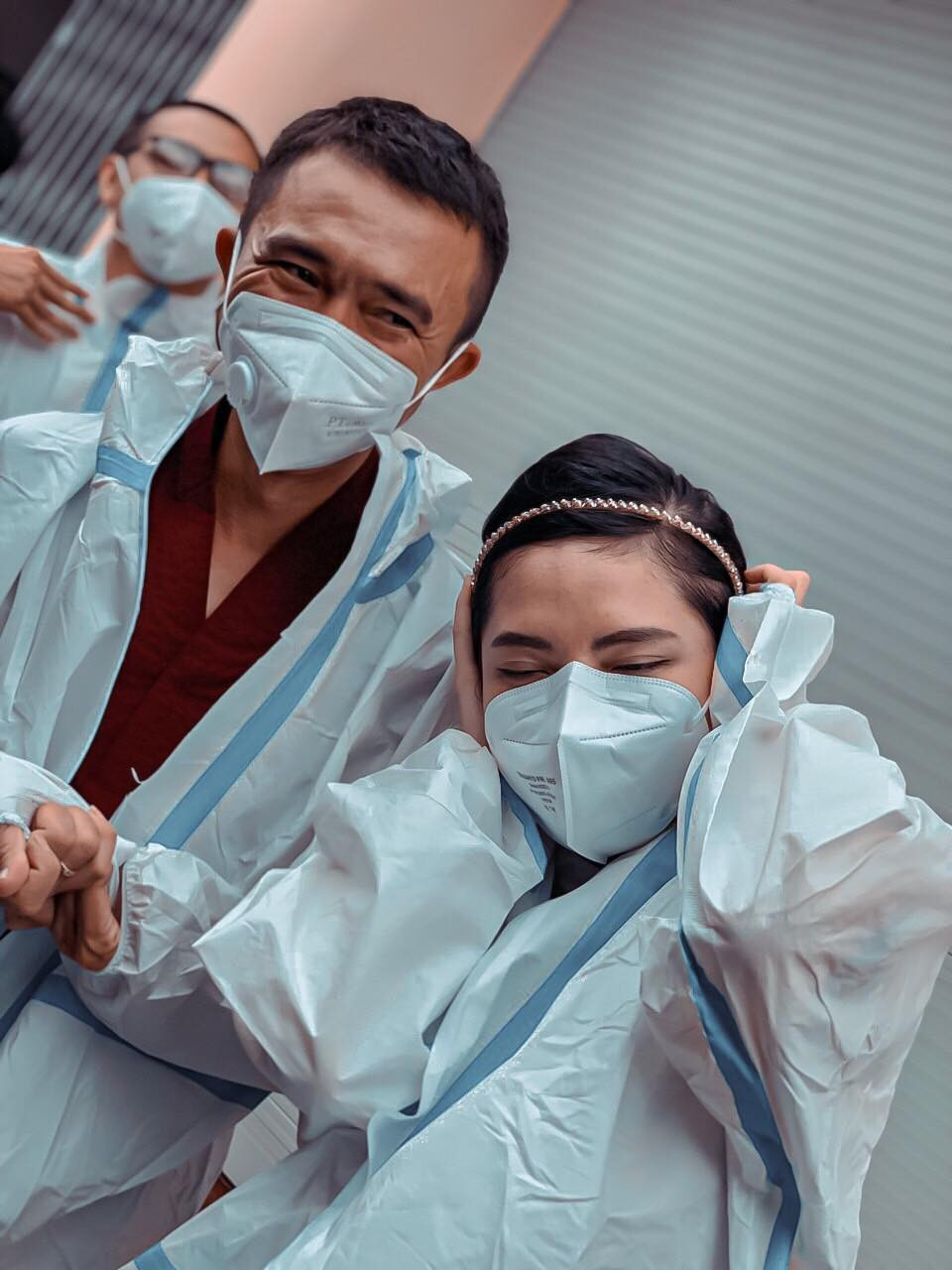 Hành động đẹp của Quế Chi và nhóm hỗ trợ mai táng 0 đồng đang được cộng đồng mạng đặc biệt quan tâm, nể phục. Cuối cùng nữ tiếp viên hàng không luôn cầu nguyện mình được nhàn nhã hơn, bởi nếu nhóm của Chi nhàn nhã nghĩa là Sài Gòn đã bớt đau thương, bớt đi những người xấu số.