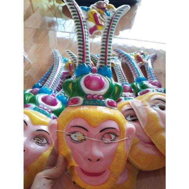 Chiếc mặt nạ Tôn Ngộ Không này ắt hẳn đứa con trai nào cũng có mỗi dịp Trung Thu đến.