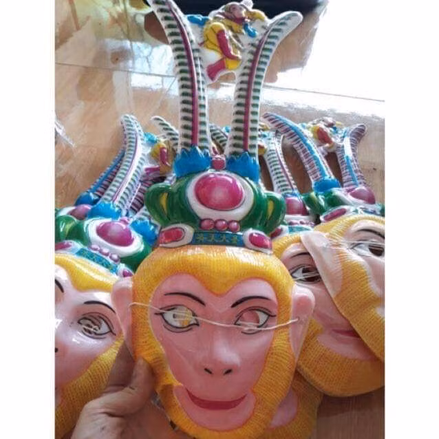 Chiếc mặt nạ Tôn Ngộ Không này ắt hẳn đứa con trai nào cũng có mỗi dịp Trung Thu đến.